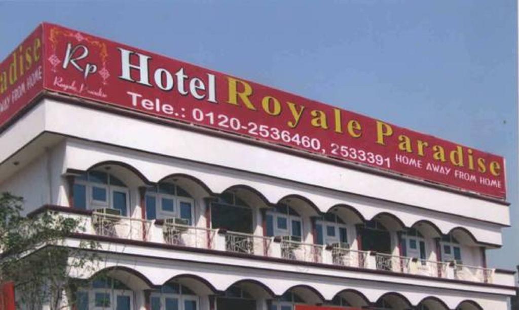 Hotel Royale Paradise Ноида Екстериор снимка